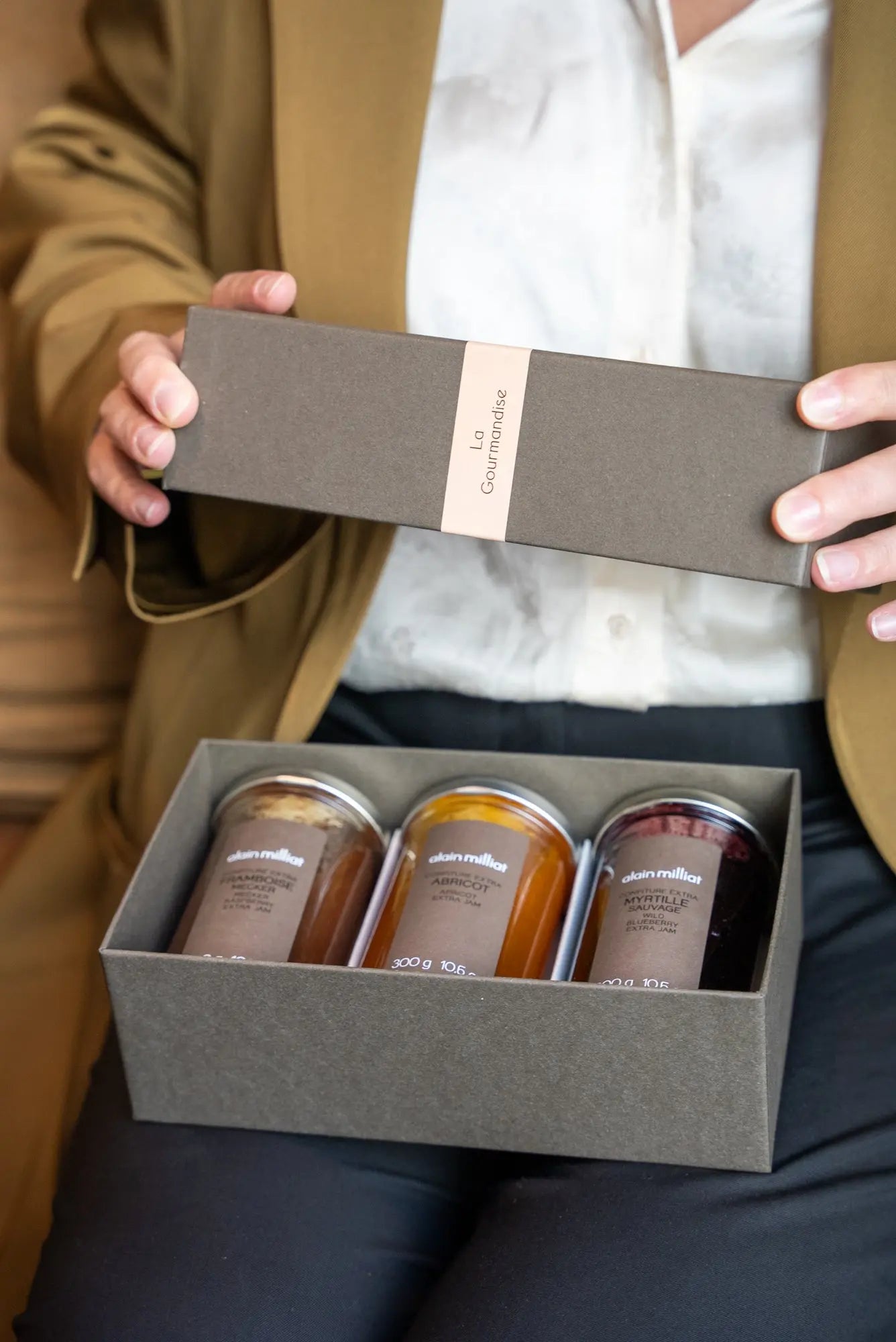 alain-milliat-coffret-la-gourmandise-confitures-3x300g-abricot image 1